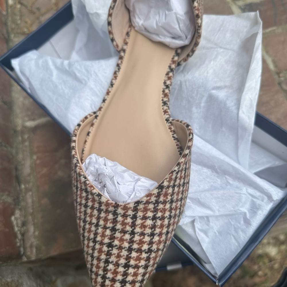 Crown & Ivy Brown Penelope Flats - Picture 4 of 5